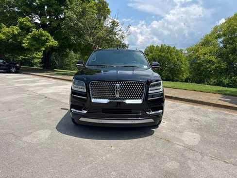 Used 2018 Lincoln Navigator Reserve AWD/4WD image 2