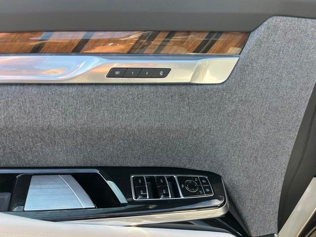 Certified 2025 Cadillac Escalade ESV Sport Platinum w/ LPO, Floor Liner Package AWD/4WD image 17