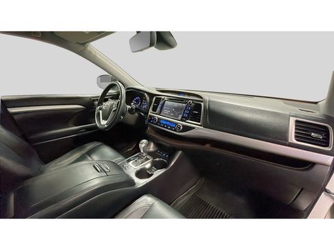 Used 2018 Toyota Highlander XLE AWD/4WD image 20