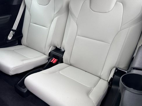 Used 2023 Volvo XC90 B5 Plus w/ Protection Package Premier AWD/4WD image 16
