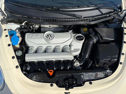 Used 2009 Volkswagen Beetle 2dr COUPE image 57