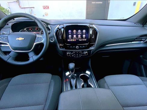 Used 2023 Chevrolet Traverse LT image 15
