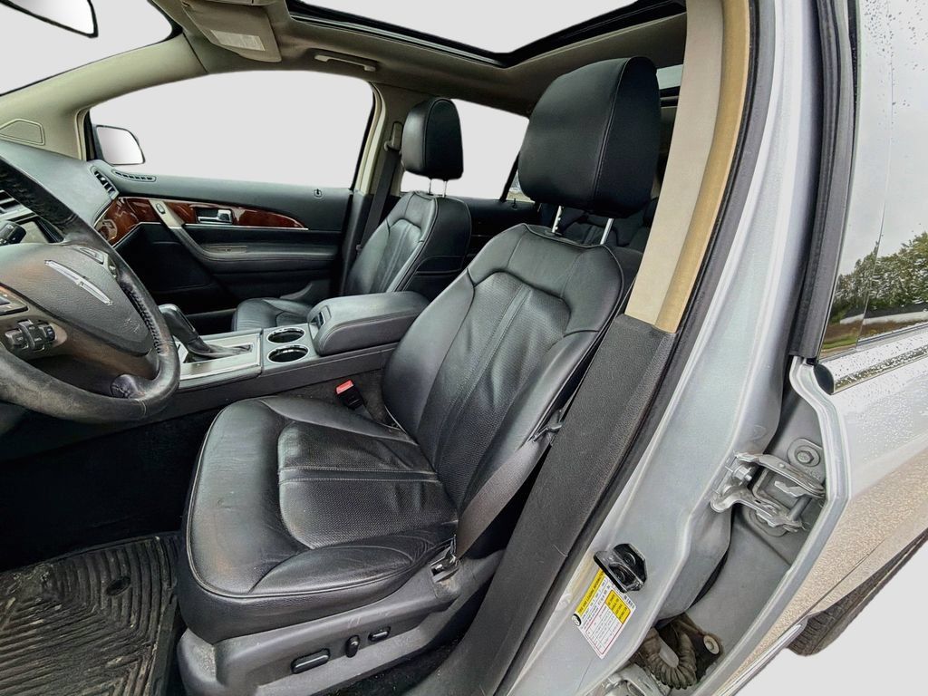 Used 2015 Lincoln MKX AWD w/ Equipment Group 102A image 23