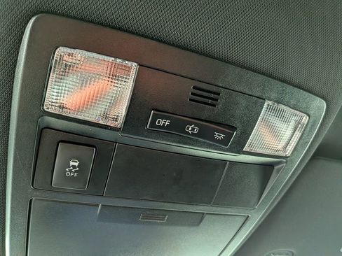 Used 2017 Toyota Tacoma TRD Sport w/ Tow Package (A/T) image 31