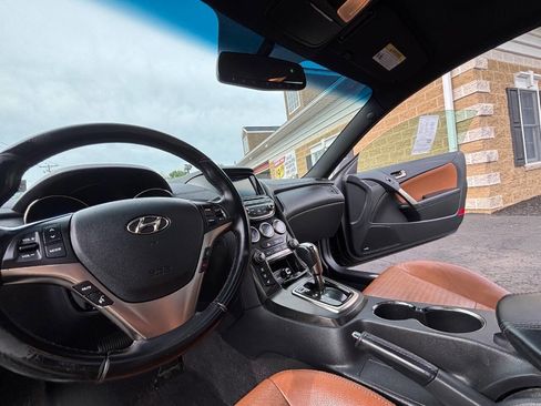 Used 2013 Hyundai Genesis 3.8 RWD image 7