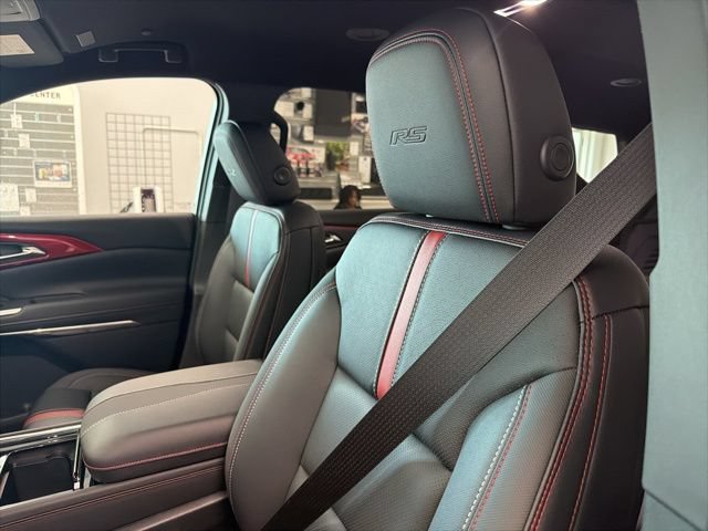 New 2026 Chevrolet Traverse RS w/ LPO, Floor Liner Package FWD image 17