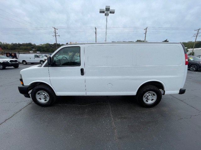 Used 2020 Chevrolet Express 2500 RWD image 3