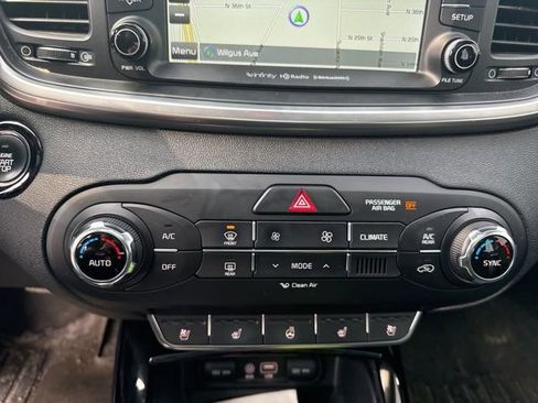 Used 2018 Kia Sorento SX image 12