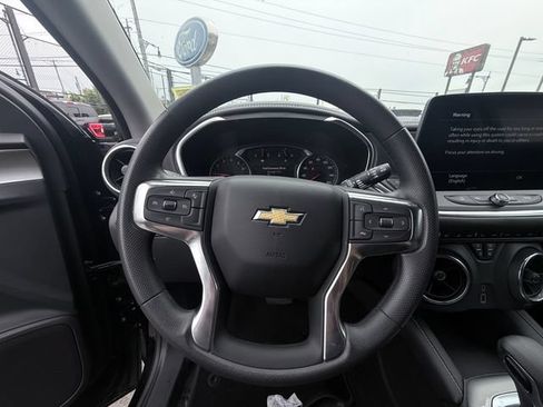 Used 2025 Chevrolet Blazer LT FWD image 38