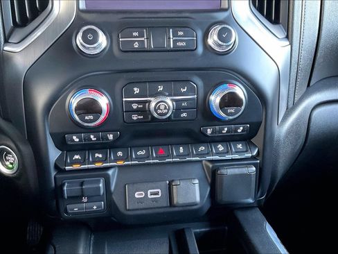 Used 2021 GMC Sierra 1500 Denali w/ Denali Ultimate Package AWD/4WD image 14