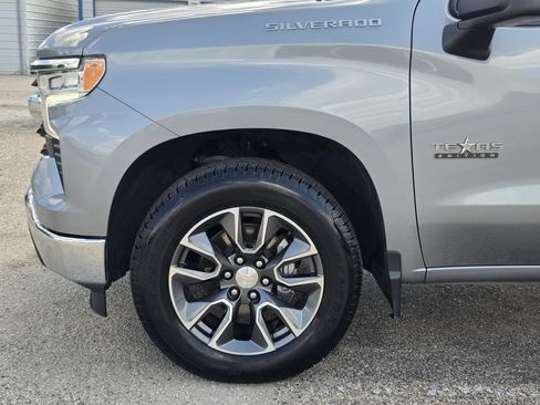 Used 2024 Chevrolet Silverado 1500 LT RWD image 9