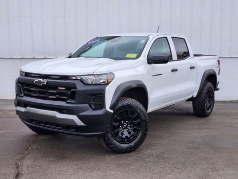 Used 2024 Chevrolet Colorado Trail Boss w/ Advanced Trailering Package AWD/4WD image 1