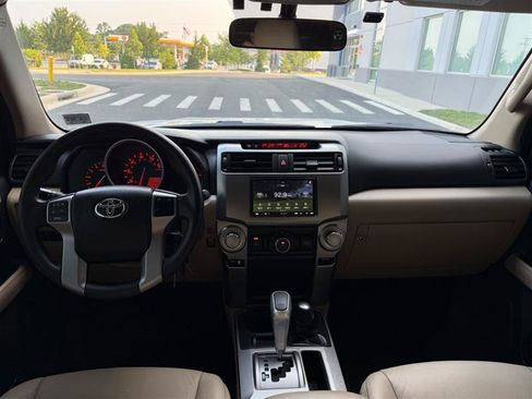 Used 2011 Toyota 4Runner SR5 AWD/4WD image 36