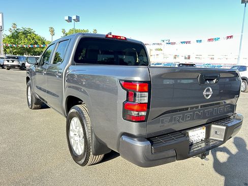 Used 2023 Nissan Frontier SV w/ Tow Package RWD image 5