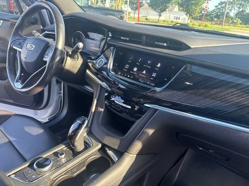 Used 2021 Cadillac XT6 Premium Luxury AWD/4WD image 39