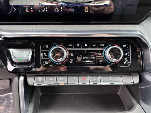 New 2026 GMC Sierra 3500 Denali w/ Denali Reserve Package AWD/4WD image 29