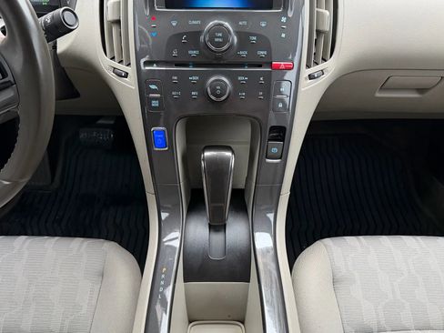 Used 2014 Chevrolet Volt FWD image 30