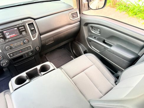Used 2017 Nissan Titan S AWD/4WD image 19