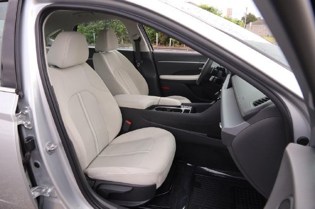 Used 2025 Hyundai Sonata SEL FWD image 28