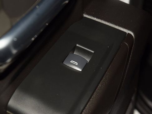 Used 2025 Chevrolet Silverado 2500 Custom w/ Custom Value Package image 46