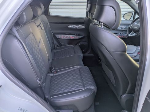 Used 2025 Genesis GV70 3.5T Sport w/ Sport Advanced Package image 32