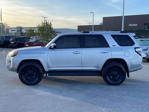 Used 2022 Toyota 4Runner SR5 image 25