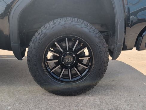 Used 2021 GMC Sierra 1500 AT4 w/ AT4 Preferred Package image 9