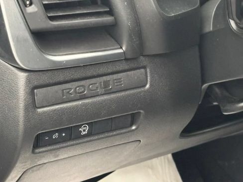 Used 2024 Nissan Rogue S FWD image 16