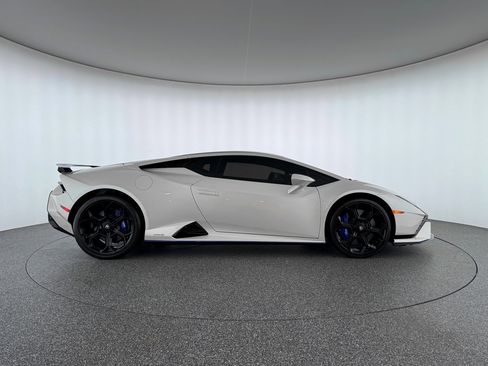 Used 2023 Lamborghini Huracan Tecnica image 7