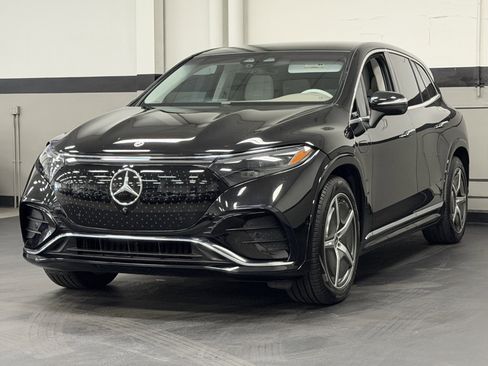 Certified 2023 Mercedes-Benz EQS 580 4MATIC SUV image 7