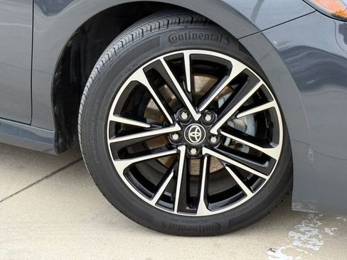 Used 2025 Toyota Camry XLE FWD image 2