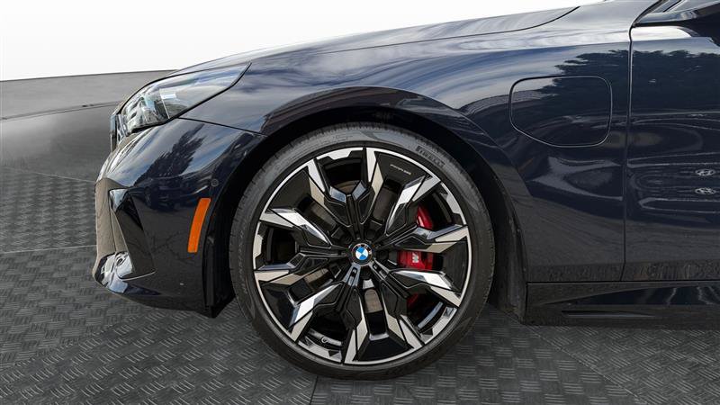 Used 2026 BMW 550e xDrive w/ Executive Package AWD/4WD image 9