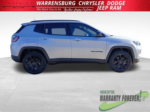 New 2026 Jeep Compass Latitude image 2
