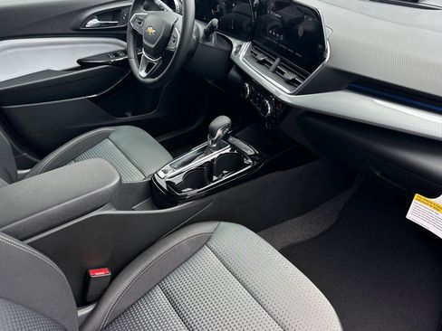New 2026 Chevrolet Trax LT FWD image 16