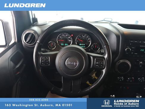 Used 2018 Jeep Wrangler Unlimited Sport S AWD/4WD image 17