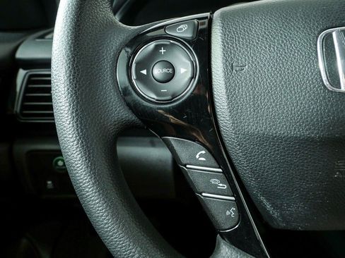 Used 2016 Honda Accord LX image 10