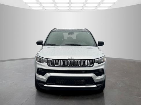 Certified 2025 Jeep Compass Limited w/ Elite Group AWD/4WD image 2