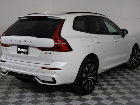 Certified 2025 Volvo XC60 B5 Core image 4