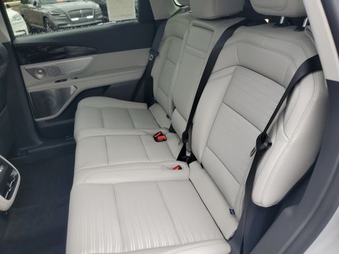 New 2026 Lincoln Nautilus Reserve AWD/4WD image 32