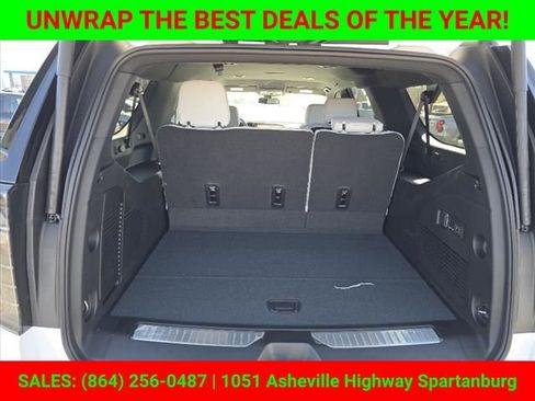 New 2025 Chevrolet Suburban Premier image 19