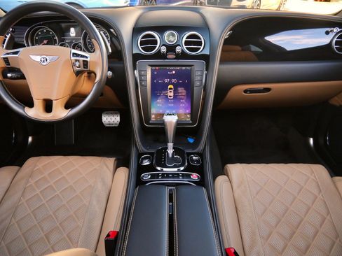 Used 2017 Bentley Flying Spur S W12 image 4