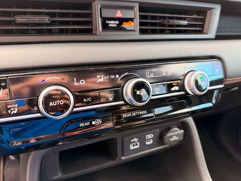 Certified 2023 Honda Pilot Sport image 20