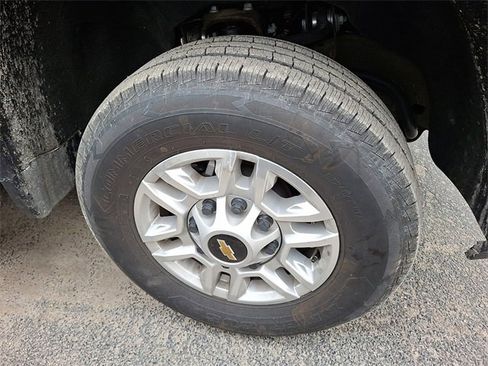 Used 2024 Chevrolet Silverado 2500 LT image 4