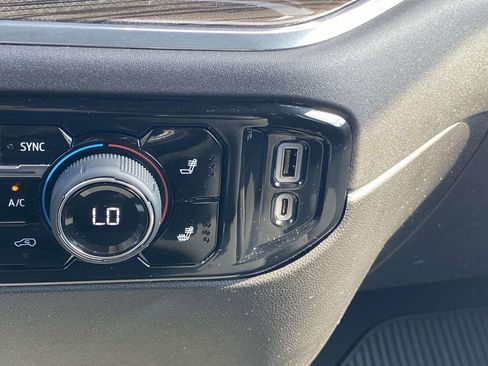 Used 2024 Chevrolet Silverado 1500 LT image 27