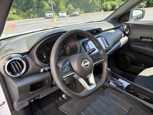 Used 2022 Nissan Kicks SR FWD image 43
