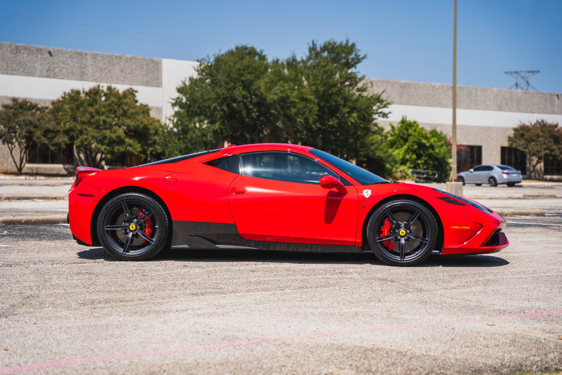 Used 2015 Ferrari 458 Speciale Coupe RWD image 13