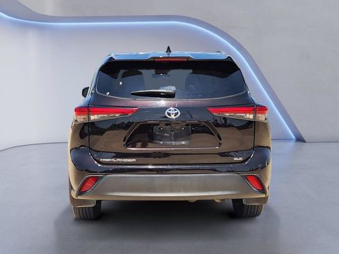 Used 2021 Toyota Highlander XLE FWD image 7