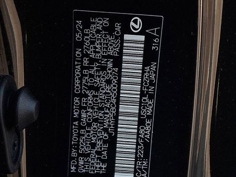 Used 2024 Lexus RC F Track Edition image 28