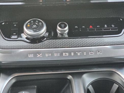 New 2027 Ford Expedition Platinum w/ Stealth Performance Package AWD/4WD image 16