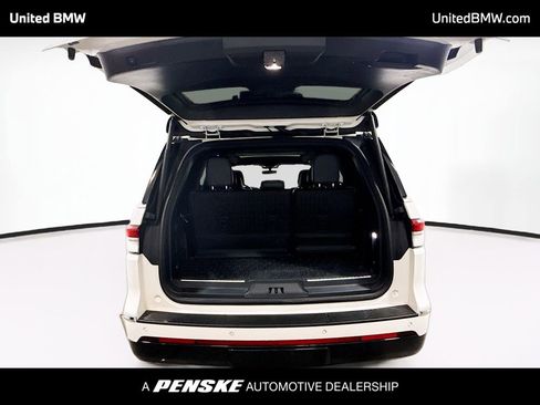 Used 2024 Lincoln Navigator Reserve image 15